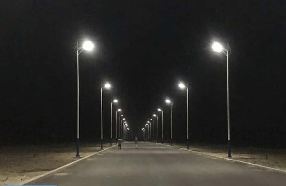 Las mejores luces de calle con energía solar todo en uno